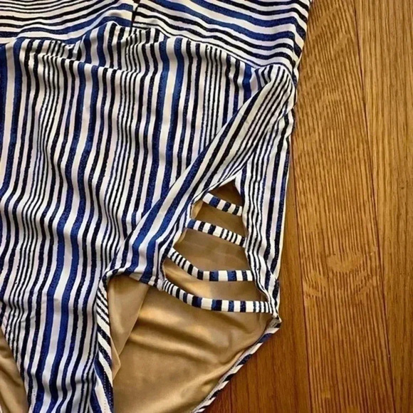 NWT Tart Collections Alana One-piece Tie Halter Top Cut-out Stripe Swimsuit S - Picture 14 of 15